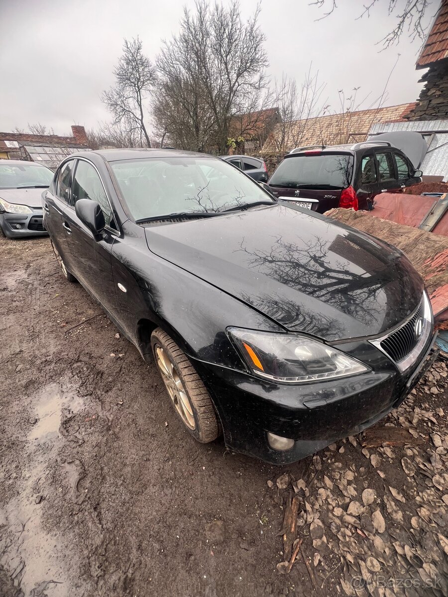 LEXUS IS220d - rozpredám na diely - 6