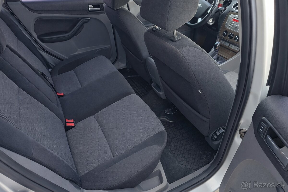 Ford Focus Combi Ghia 1.6 TDCI
r.v. 6/2008 - 6