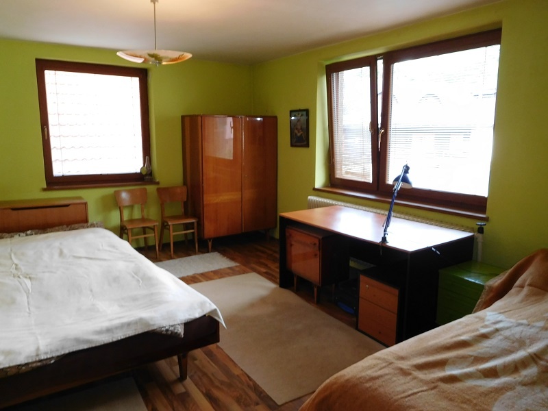 Na predaj čiastočne prerobený dom s pozemkom o výmere 699m2 - 6