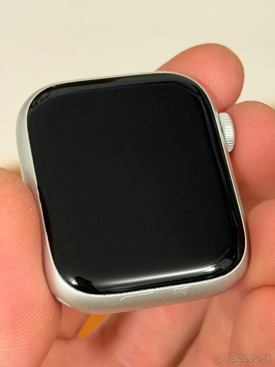 Apple watch 8 strieborné 45mm - pekný stav - 6
