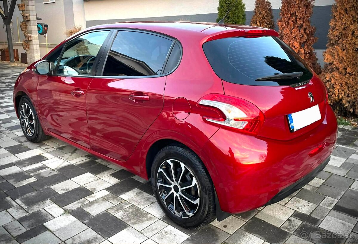 PEUGEOT 208 1.2 60kw M5 2012 - 6