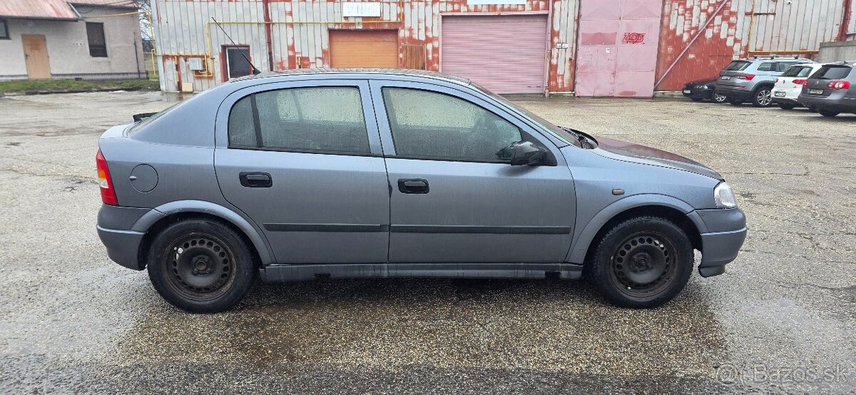 Opel Astra 1,4i - 6