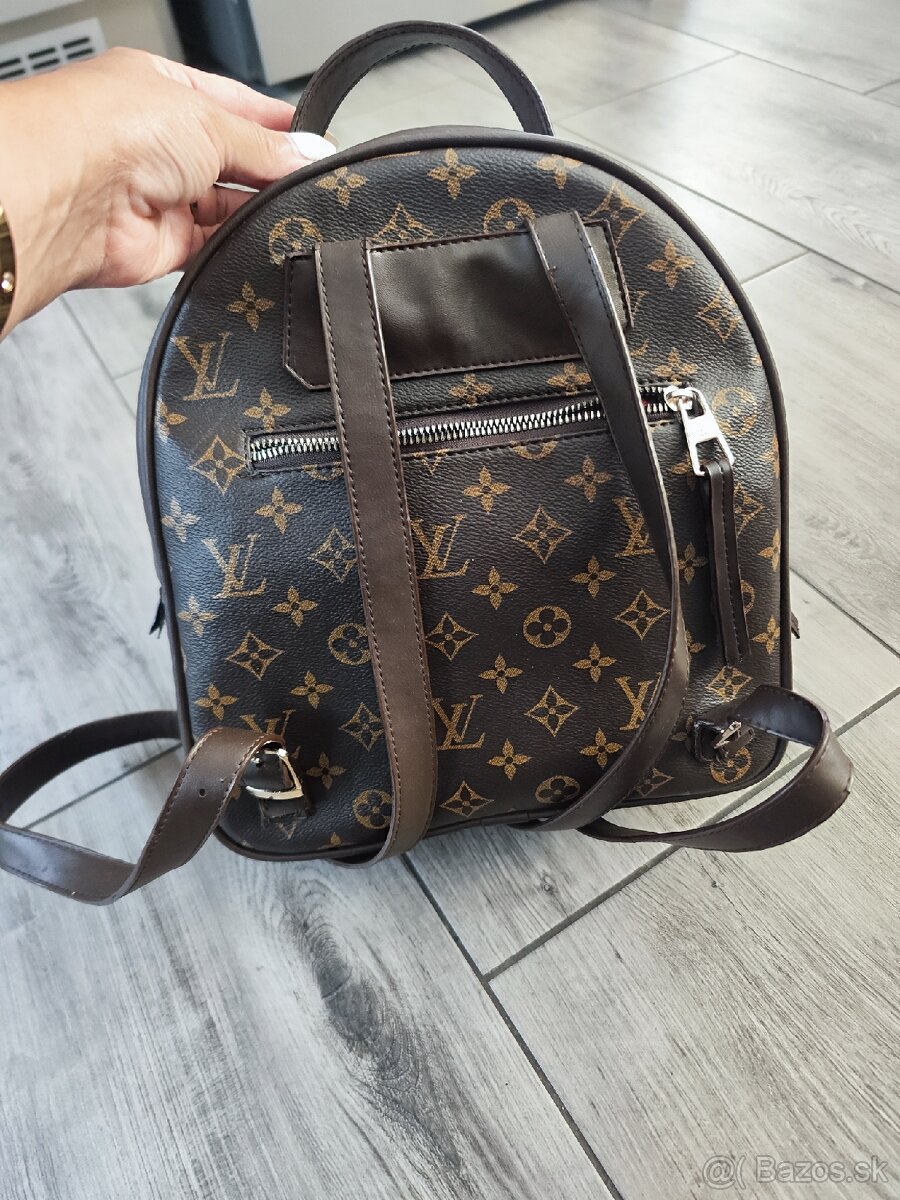 Hnedý dámsky ruksak - 6