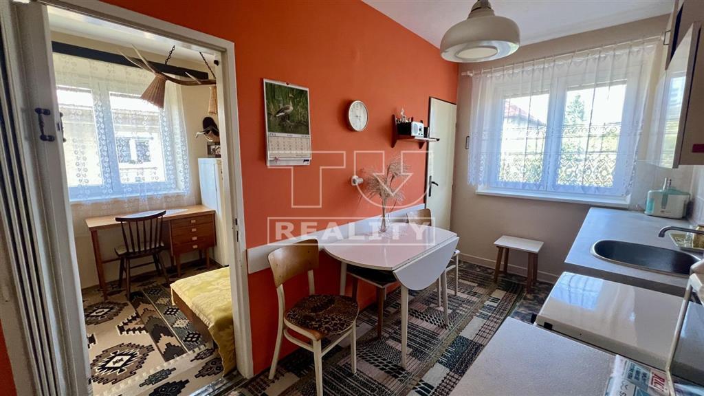 Na predaj 3-izbový byt s garážou v tichej lokalite –... - 6