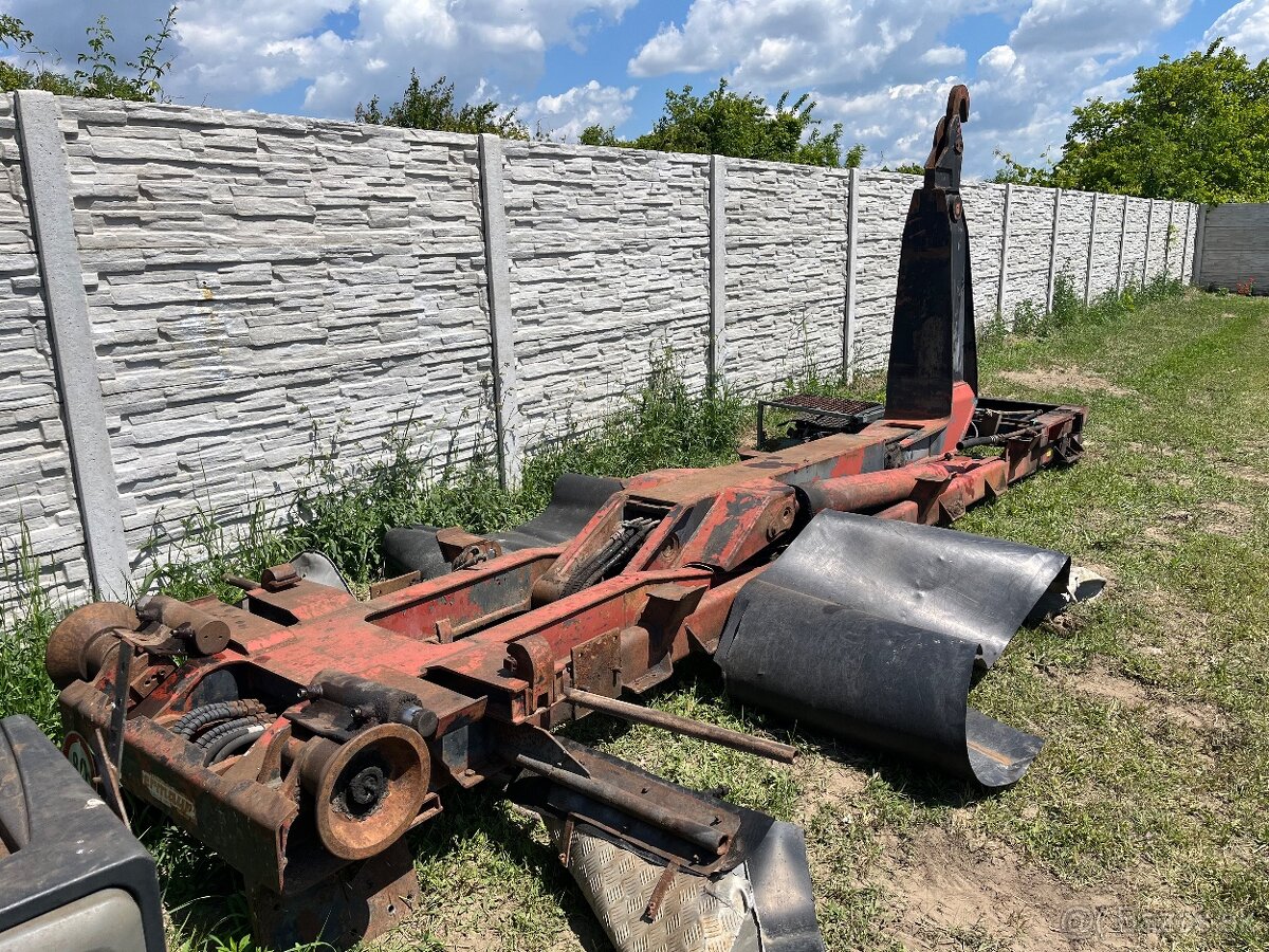 Nadstavba Hakovy nosič s miestom na HR - 6