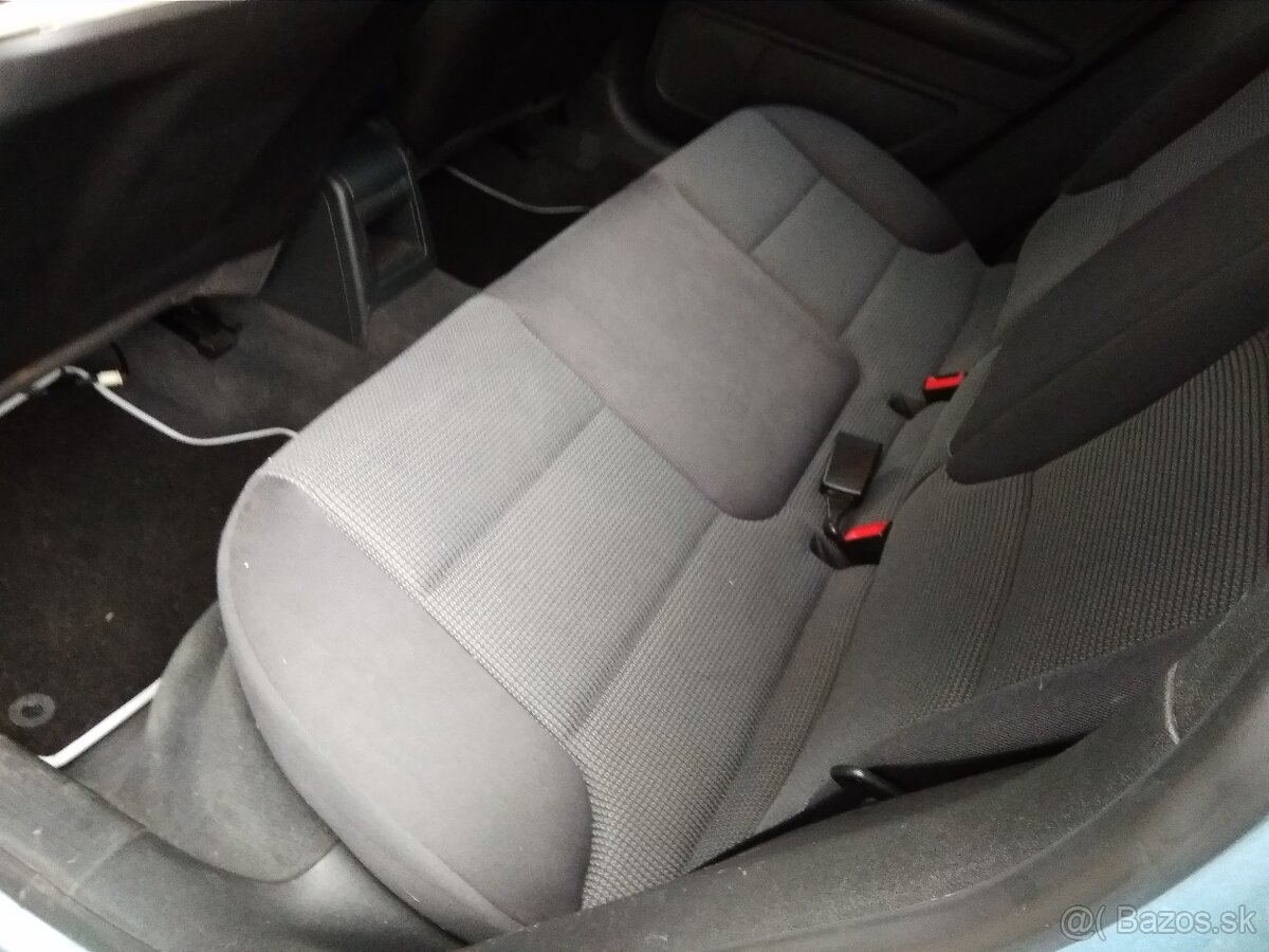 Audi A3 1.6 bezín - 6