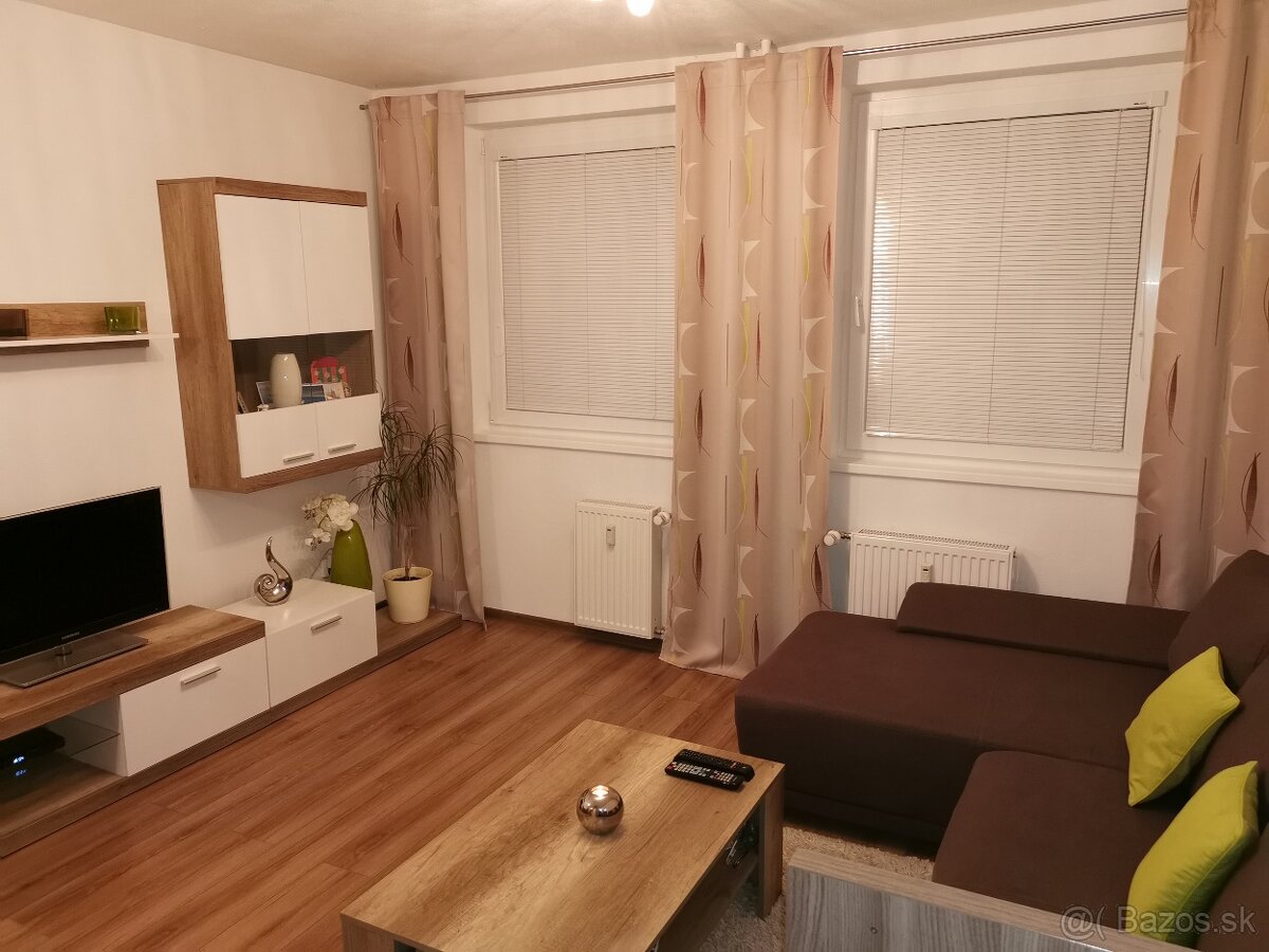 Prenájom 3 izbový byt Levice - 6