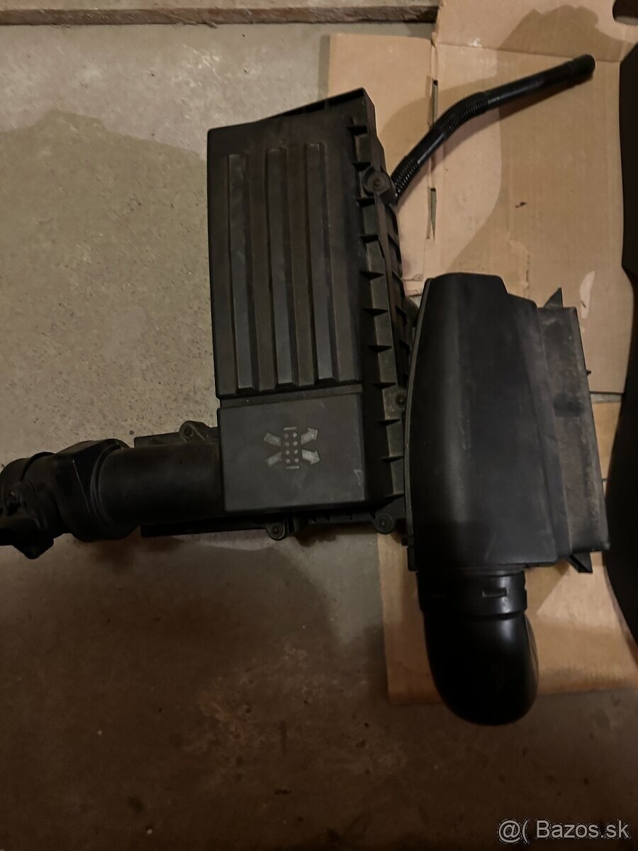 plasty z interieru VW golf 5 combi 2009 - 6