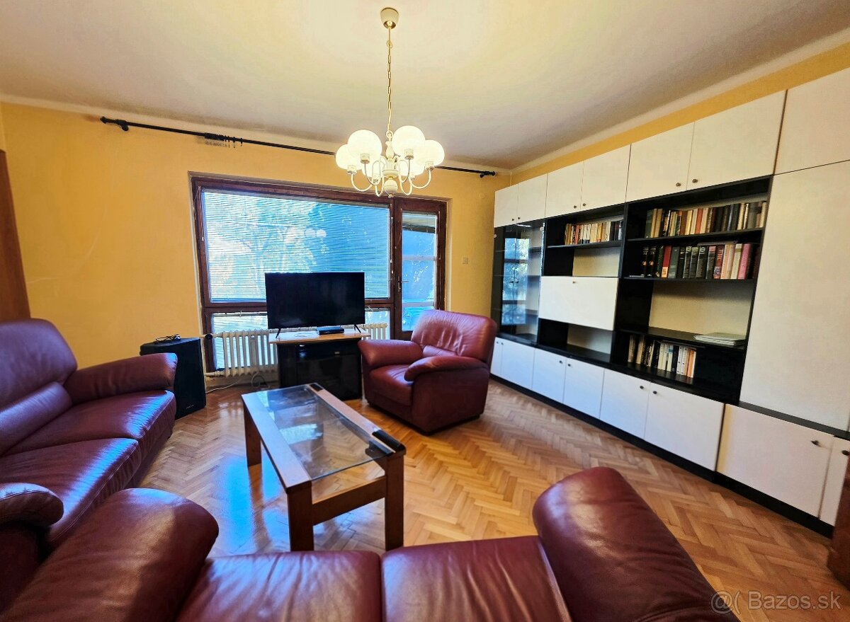 Na predaj priestranný rodinný dom vo výbornej lokalite - 6