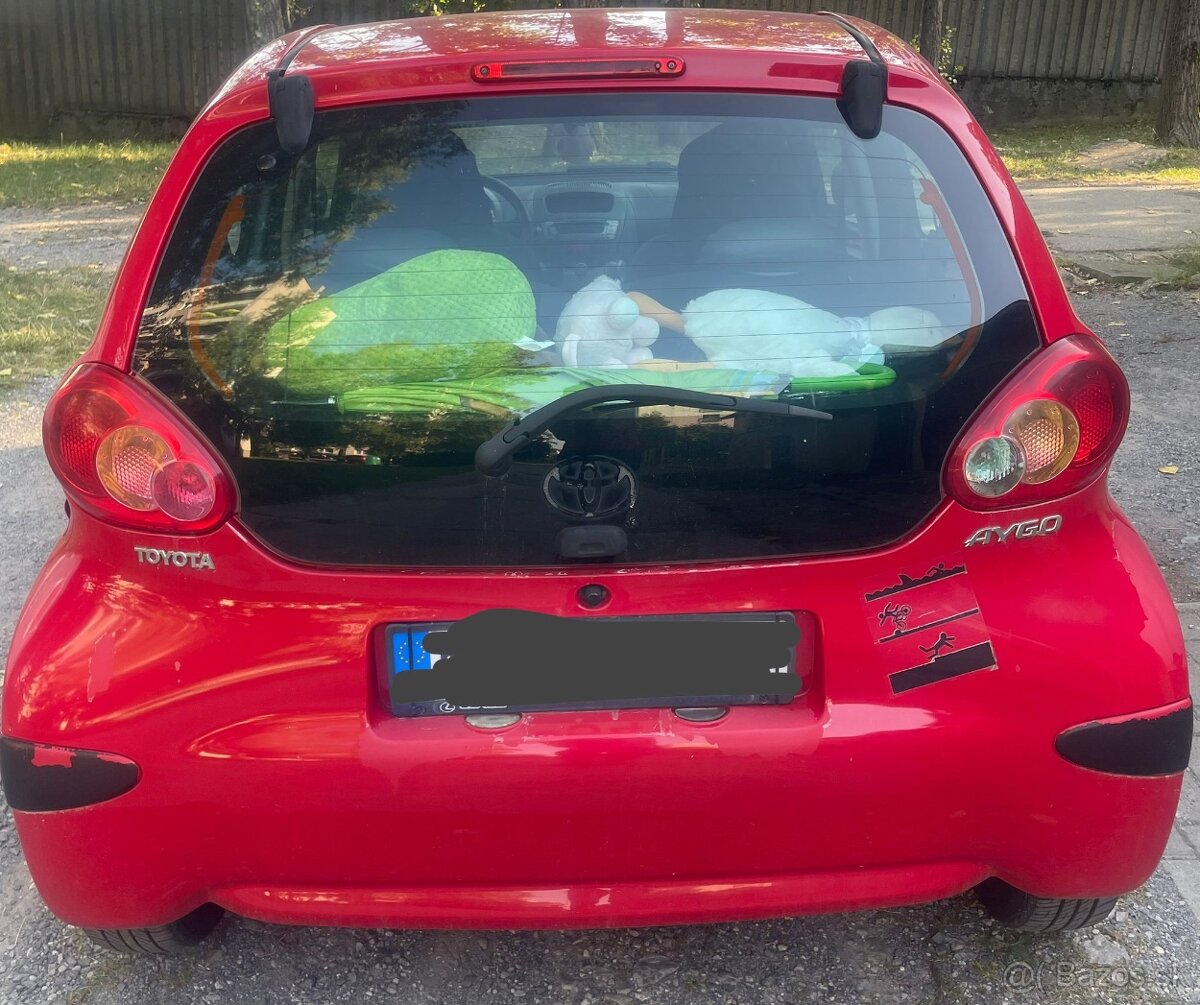 TOYOTA AYGO 1.0 , rok výroby 2007 - 6