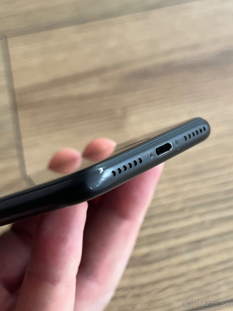 Predám Apple Iphone SE2020 64GB - 6