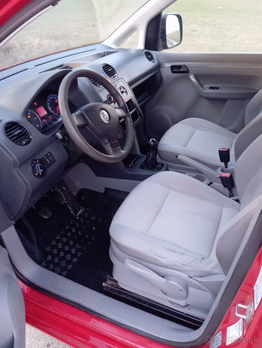 Volkswagen Caddy 1,9tdi 5 miestne - 6