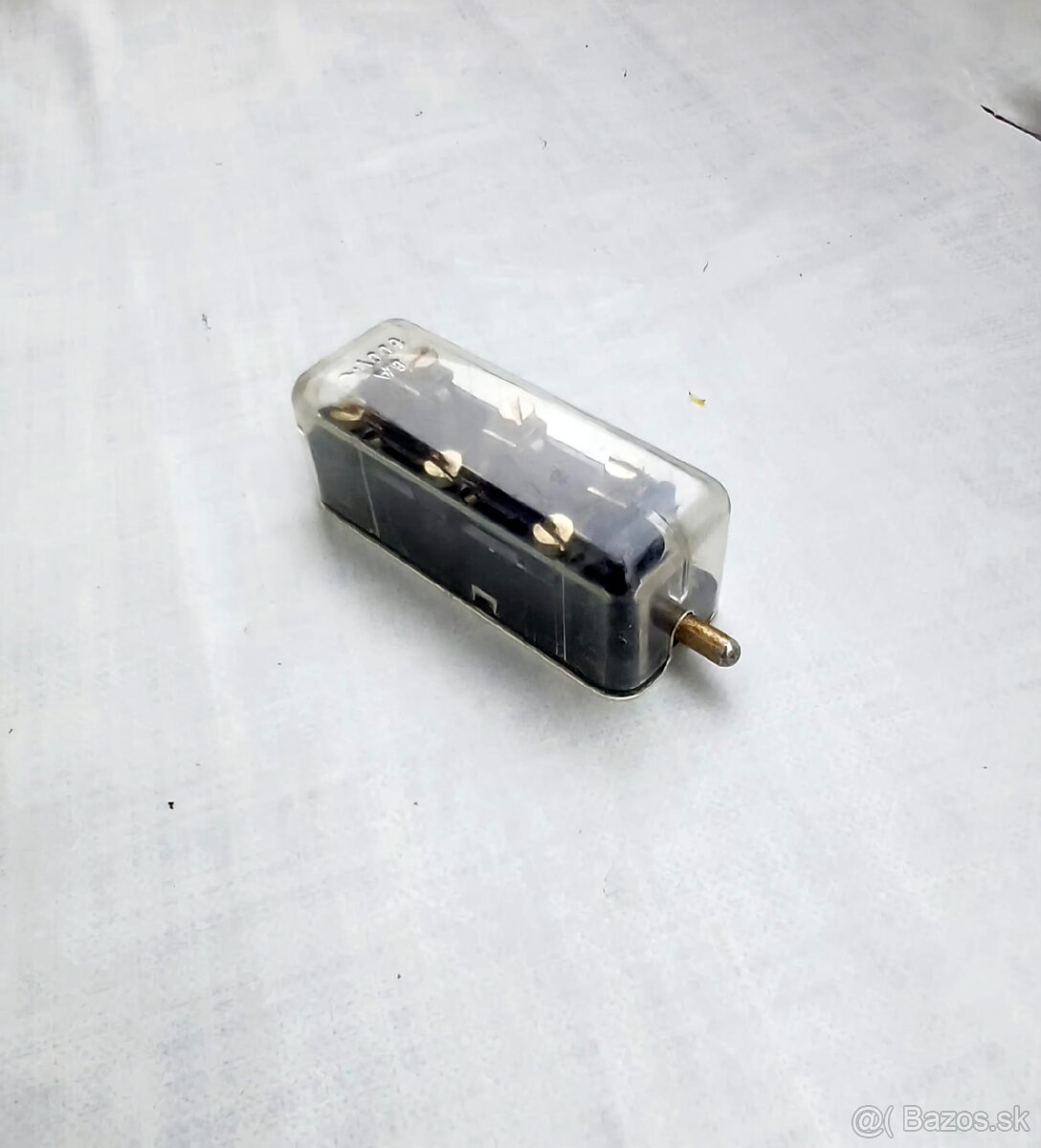 Koncový spínač bakelitový - 6