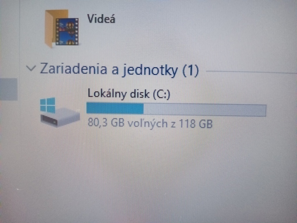 predám Dell Vostro / 6gb ram/ Intel core i3 /120gb ssd disk - 6