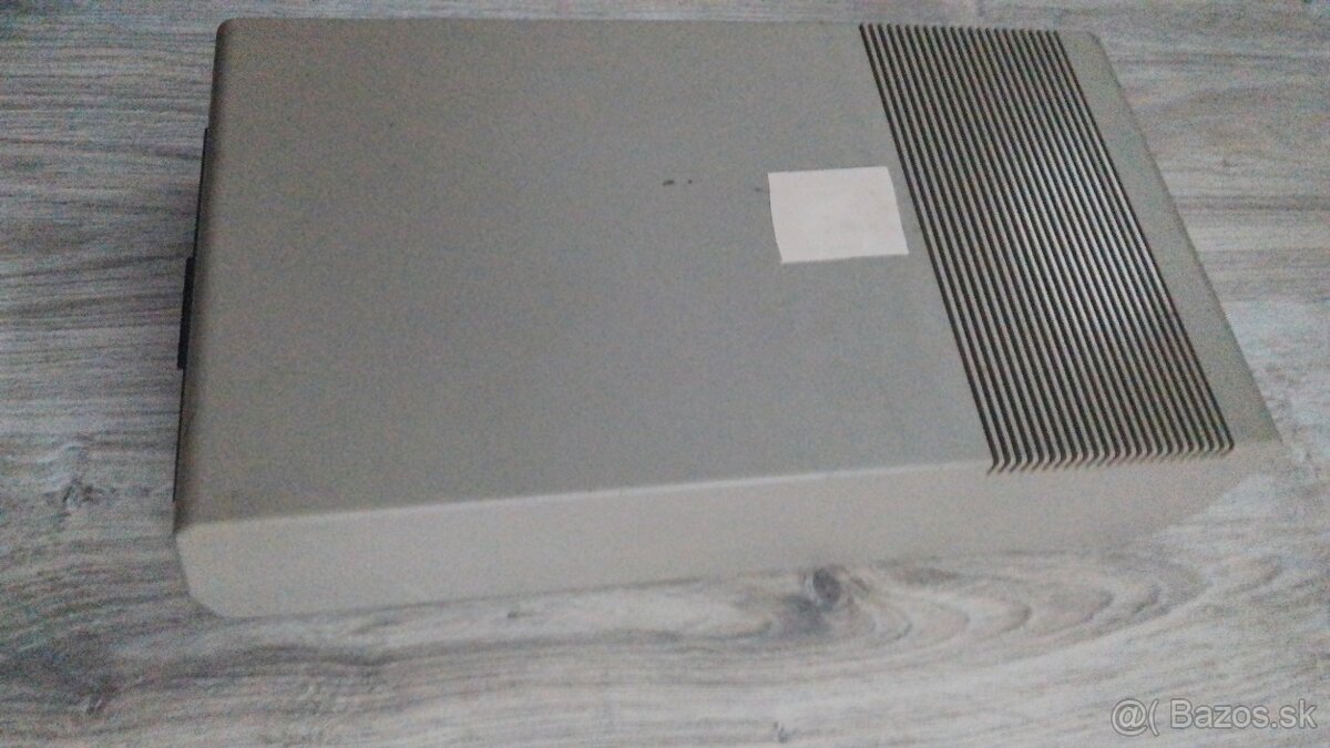 Prodám disketovou mechaniku pro počítač Commodore C64 Floppy - 6