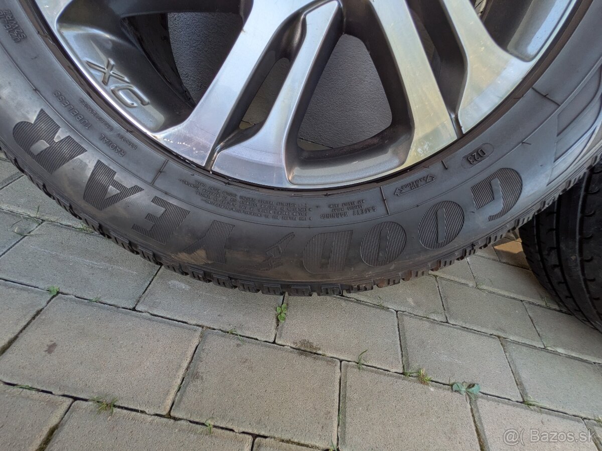 Volvo XC 235/65 R17 - 6