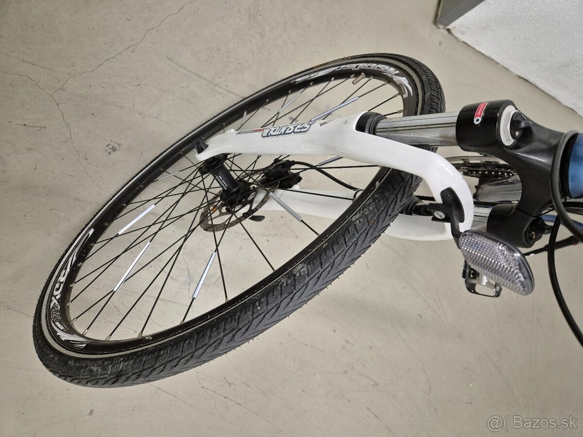 Mestský trekový bicykel HT - 6