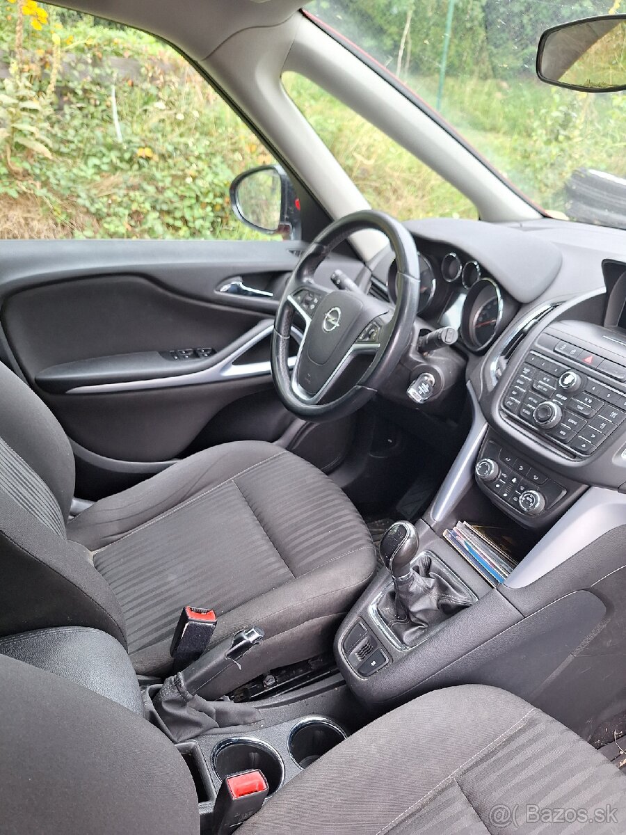 Predam Opel Zafira Tourer - 6