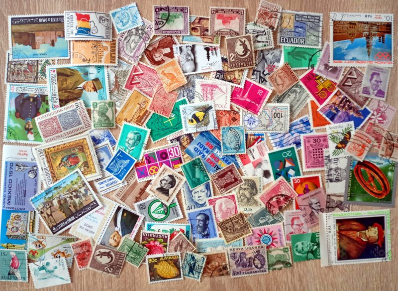 Predám balík poštových známok 1000 ks. č 1 - 6