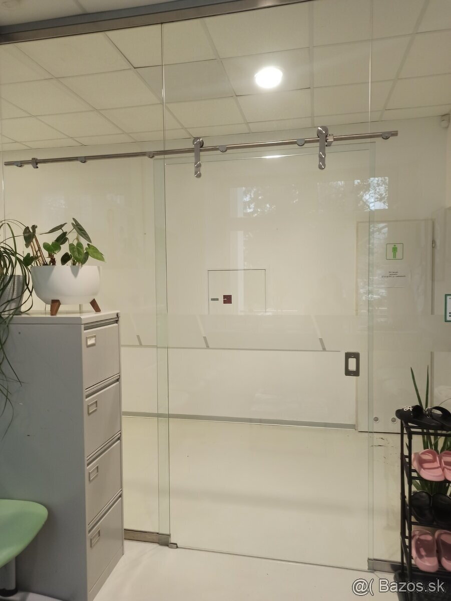 Predám Veĺkú Sklenenú Stenu v Tvare L. - 6