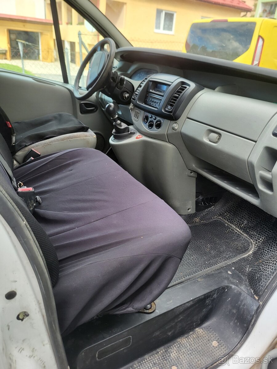 Renault traficDCI 115 - 6
