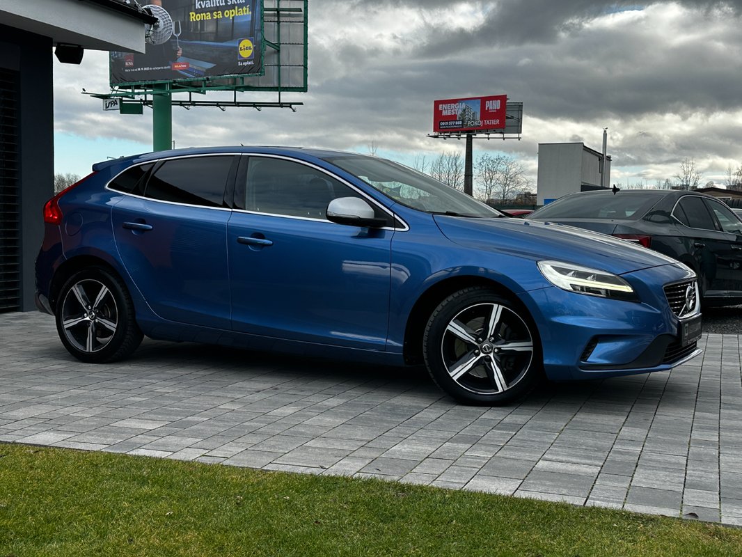 Volvo V40 R-Design D3 2.0 150k A/T - 6