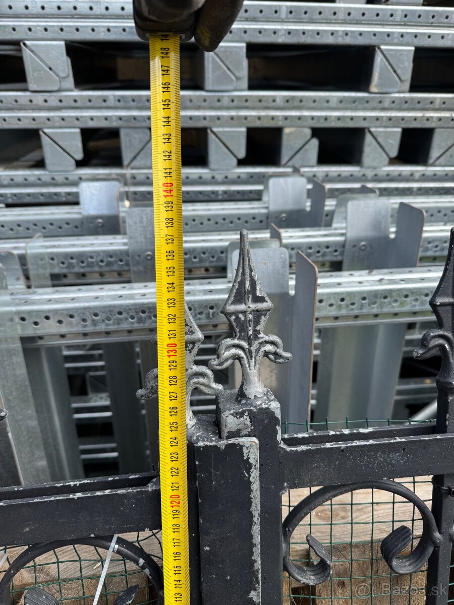 Masívna kovaná brána , plot, bránka - 6