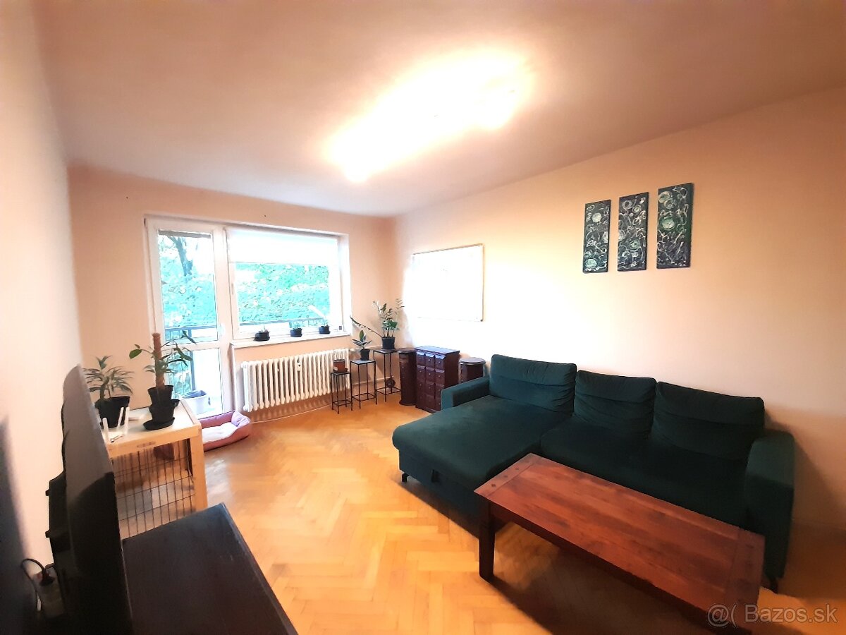Na predaj 2 izbový byt, 56m2, sídl. Podhradová - 6