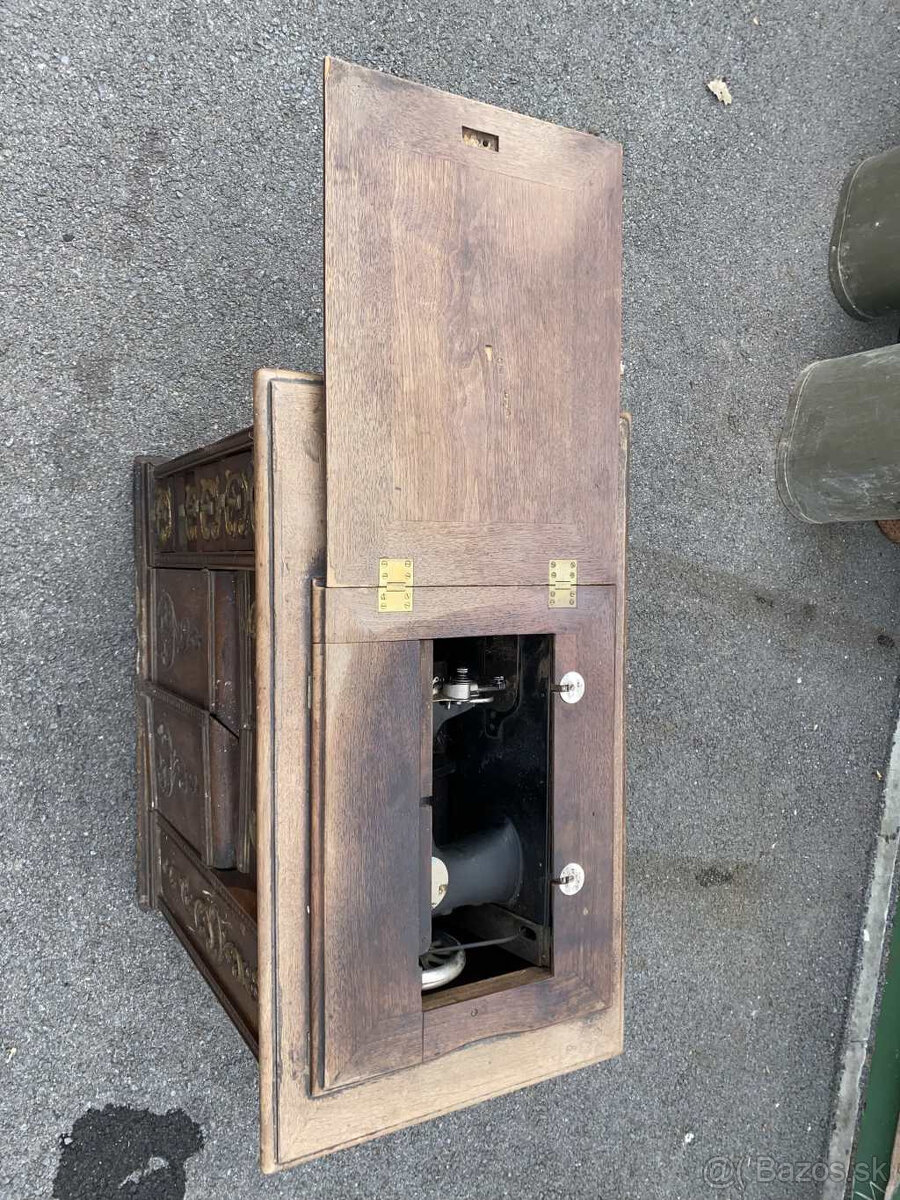 zaujímavá šijaca mašina Singer - 6