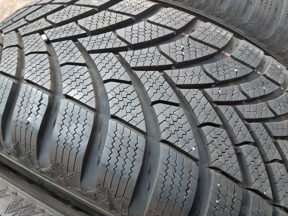 215/65 R17 -zimné - 6