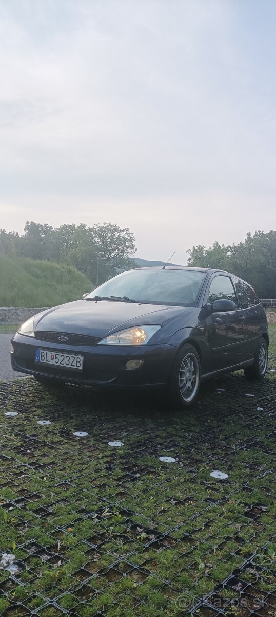 Ford FOCUS 2.0i 16v Sport - 6