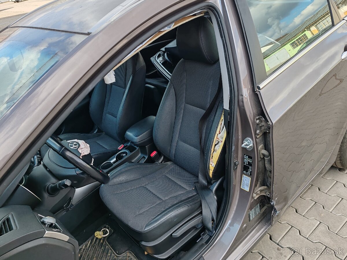 Rozpredám Hyundai i30CW 1.6 GDI 99kw 2013 - 6