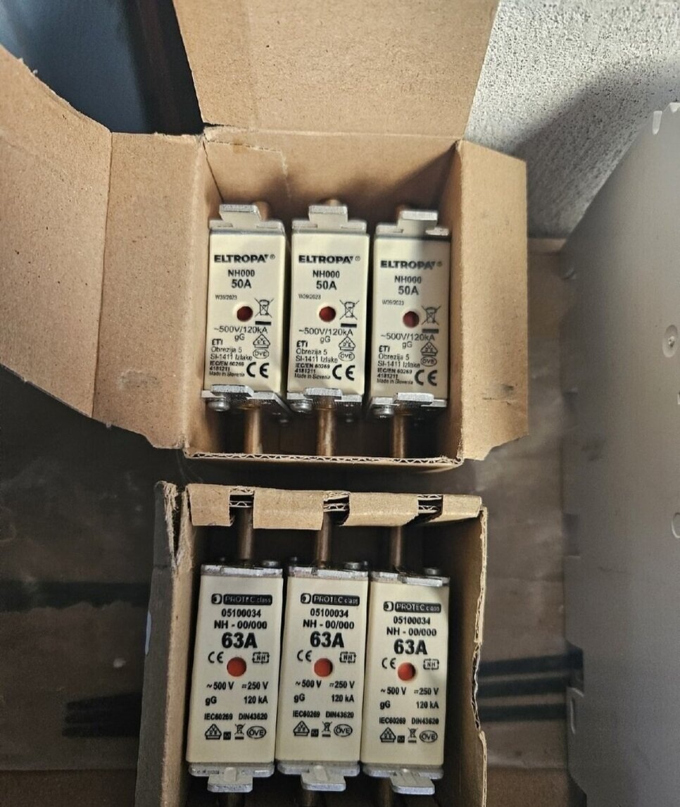 Elektroinštalačný materiál/ elektromateriál - 6