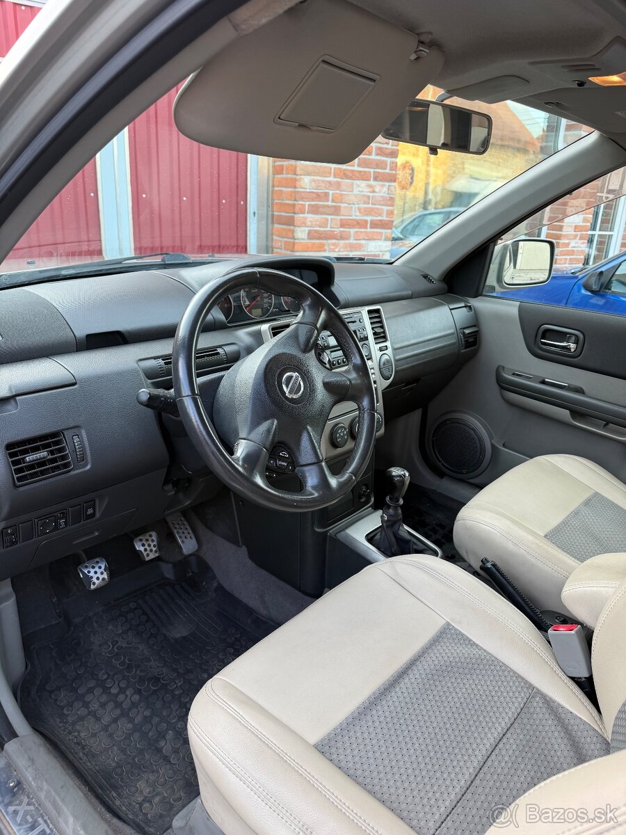 Nisan X-trail 2,2 100kw 4x4 - 6