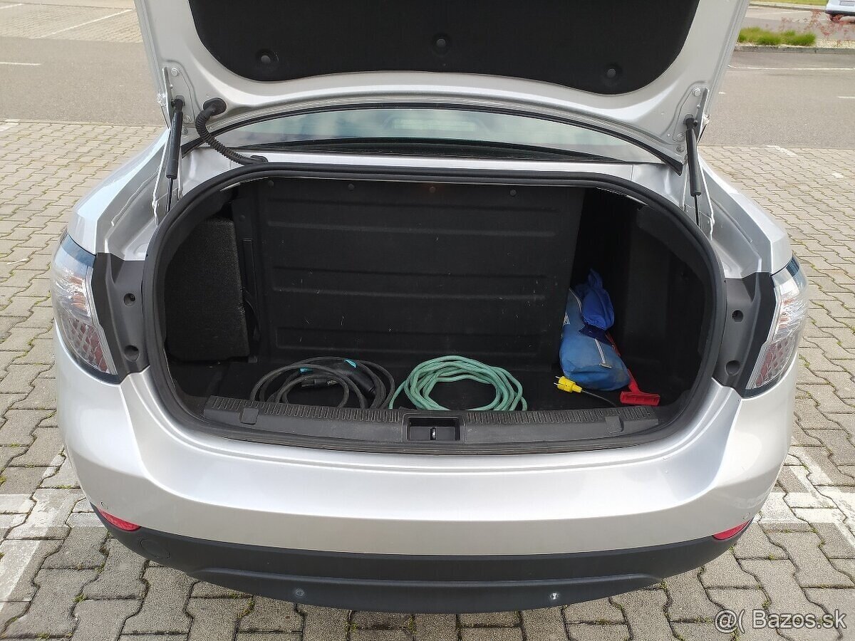 Elektromobil Renault Fluence Z.E. r.v.2012, dojazd 50km - 6