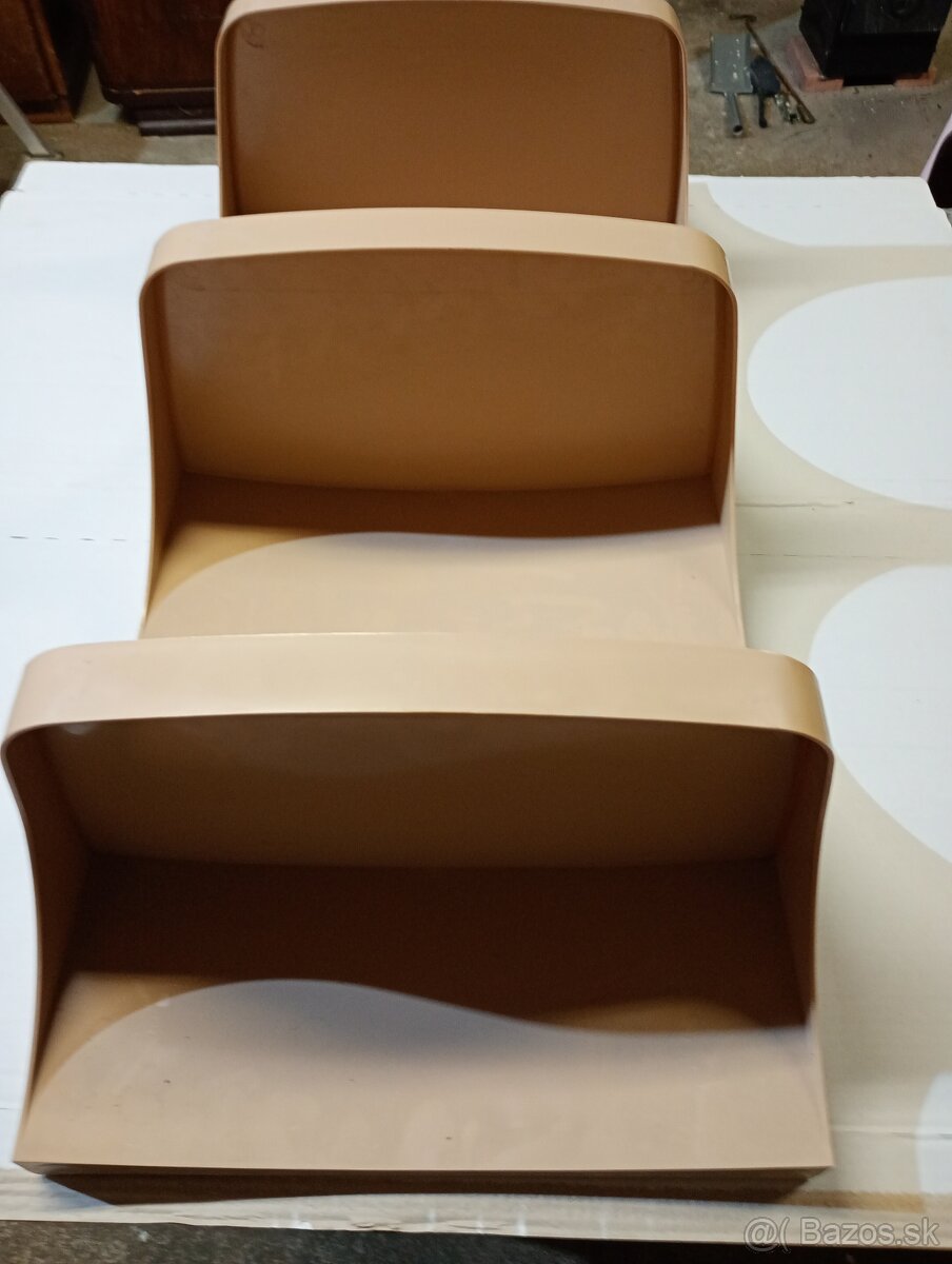 Police do kúpeľne - 6