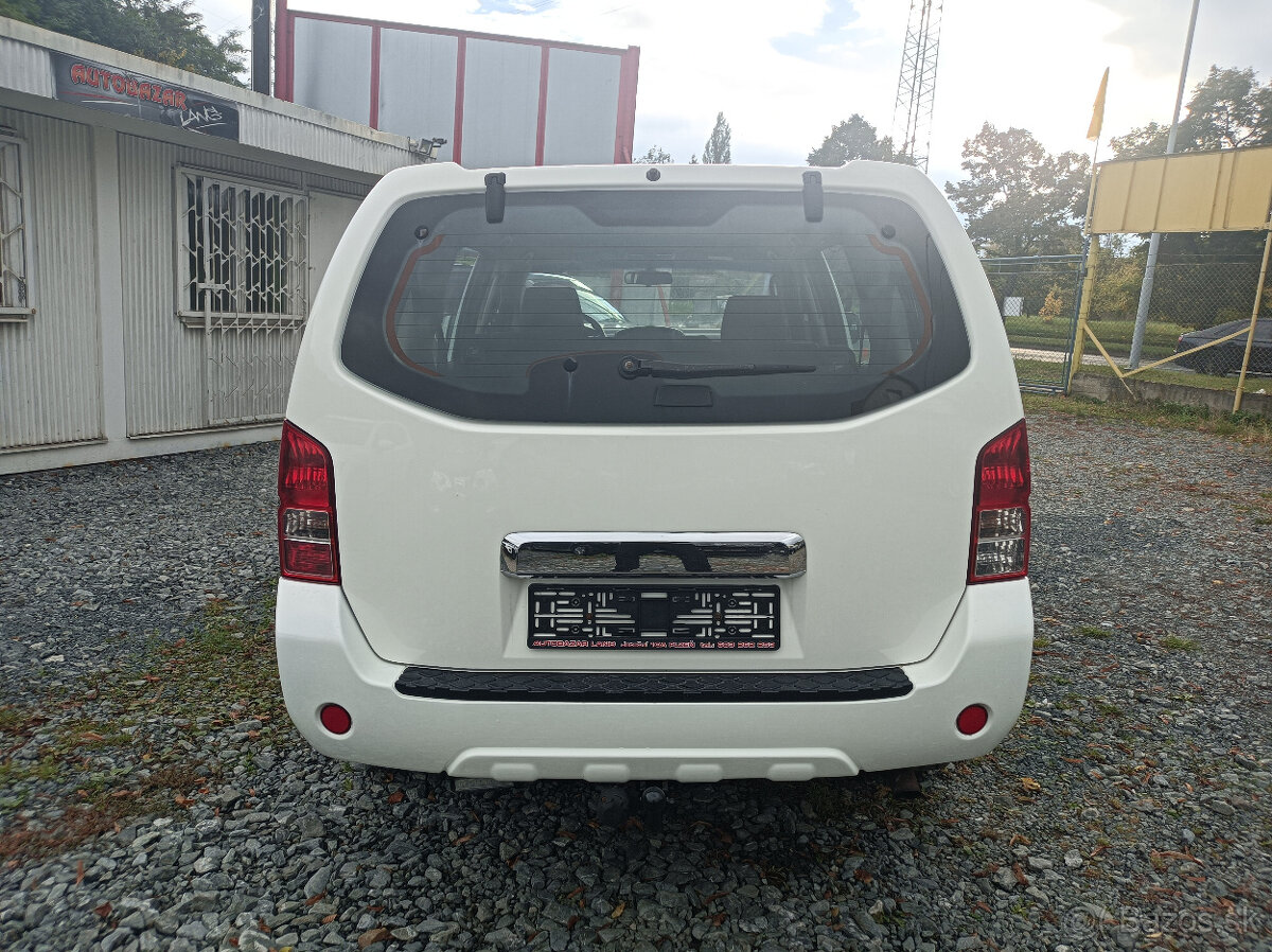 Nissan Pathfinder, 140kw,4x4,s.kniha,7míst.manuál - 6