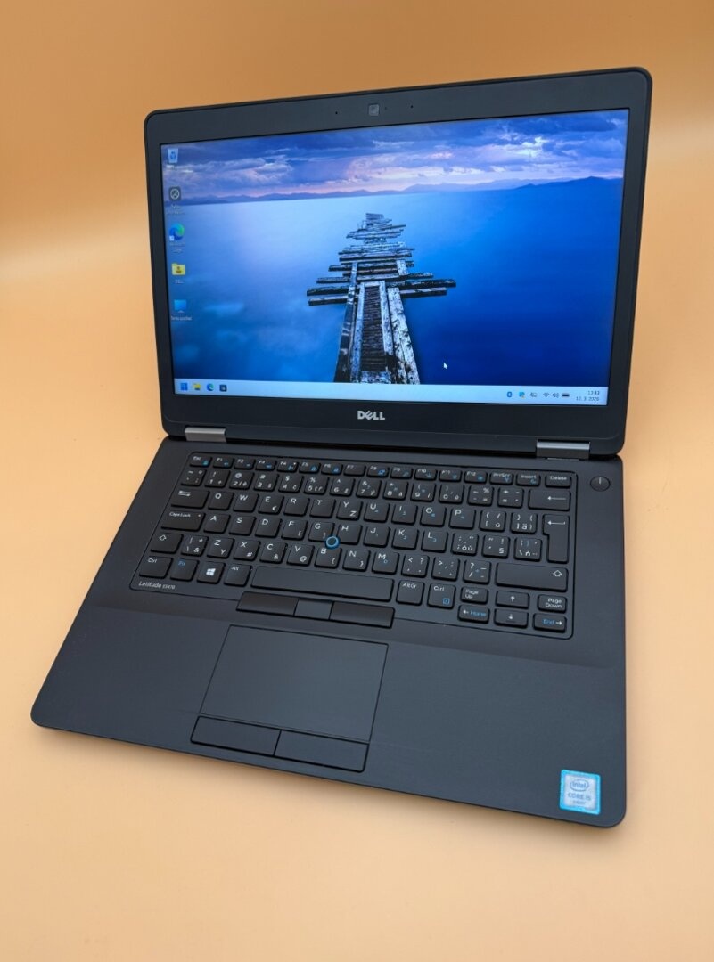 Notebook Dell Latitude E5470 / i5 / 8GB RAM / 256GB SSD - 6