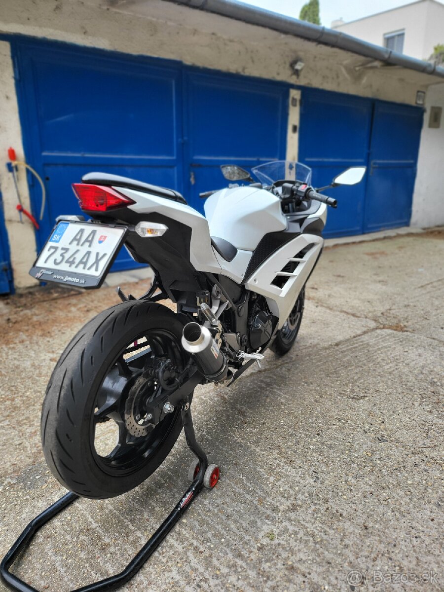 Kawasaki ninja 300, A2 - 6