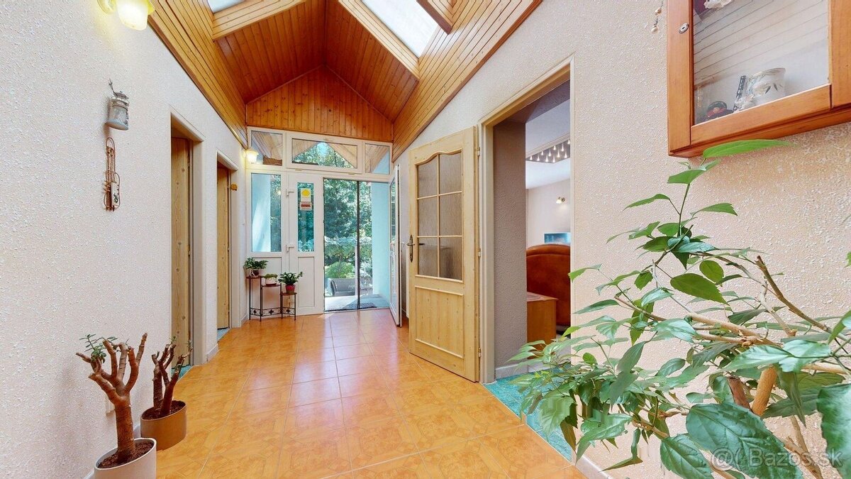 Rekreačná chata pri Hrade Červený Kameň – ideálne miesto pre - 6