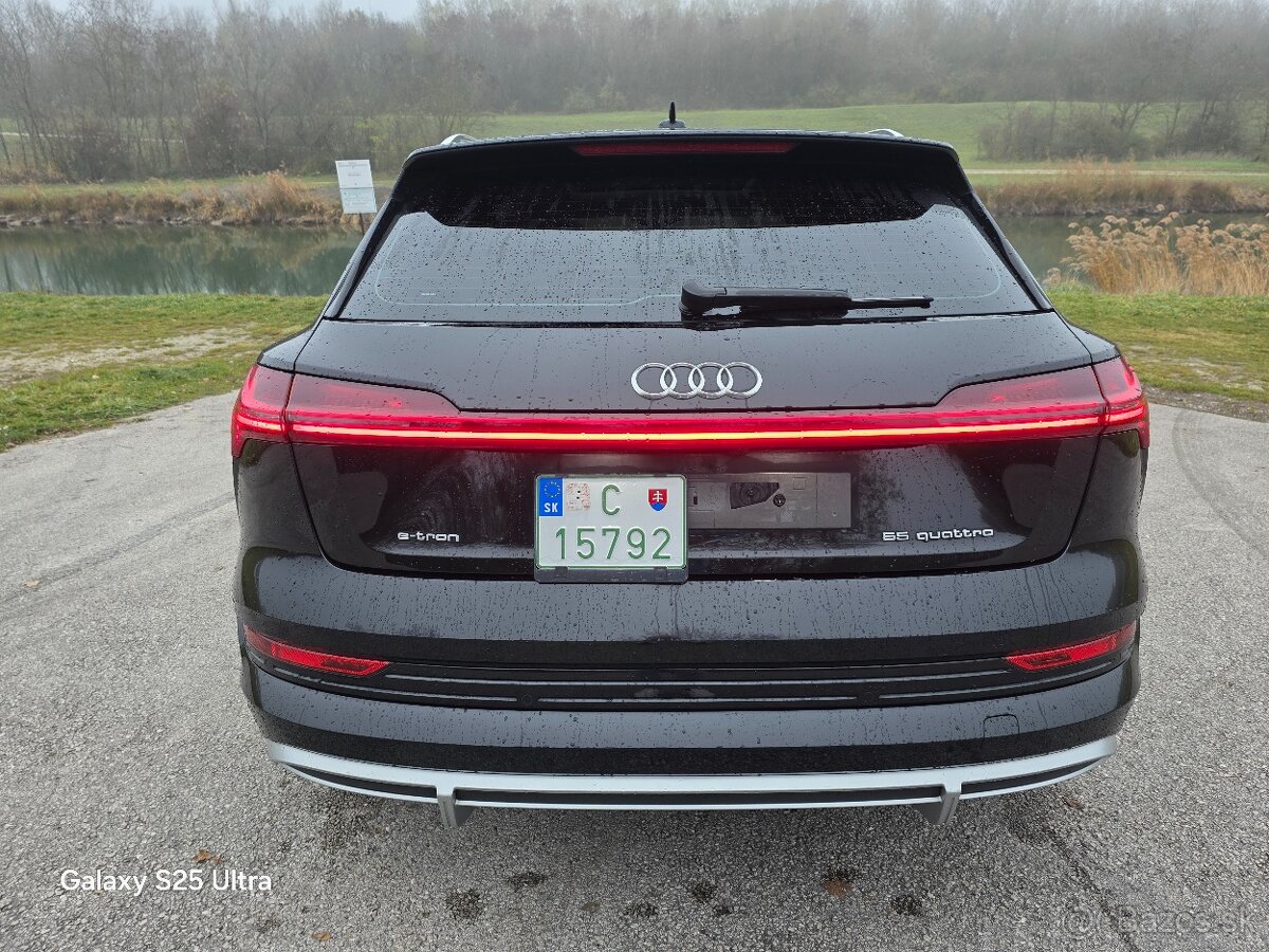 Audi e-tron 55 S-LINE 300 kW 408PS Quattro, Panoráma,Matrix - 6