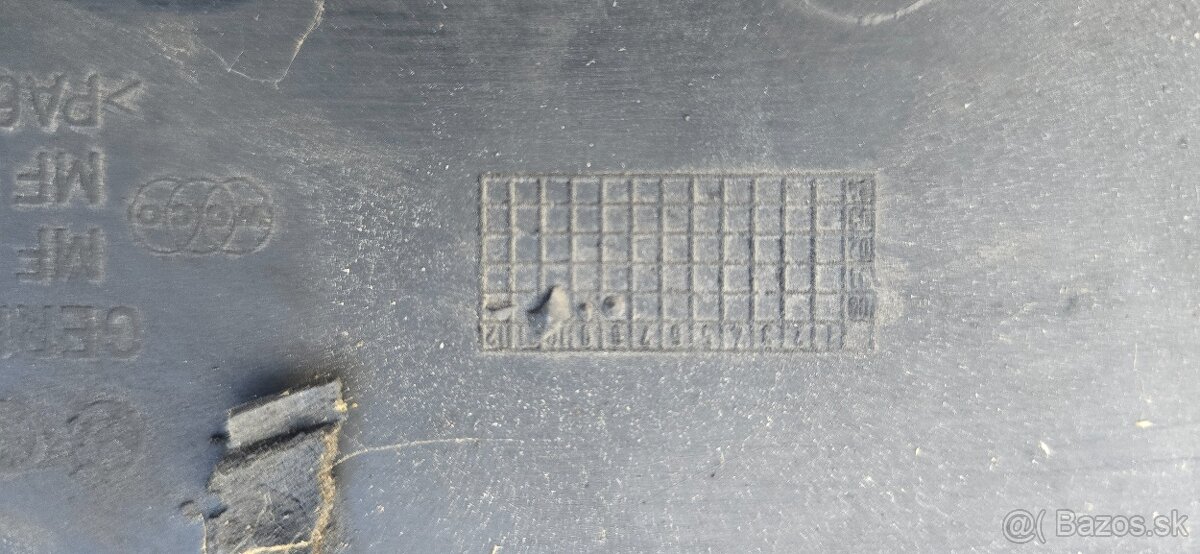 Plastový kryt motora VW Passat - 6