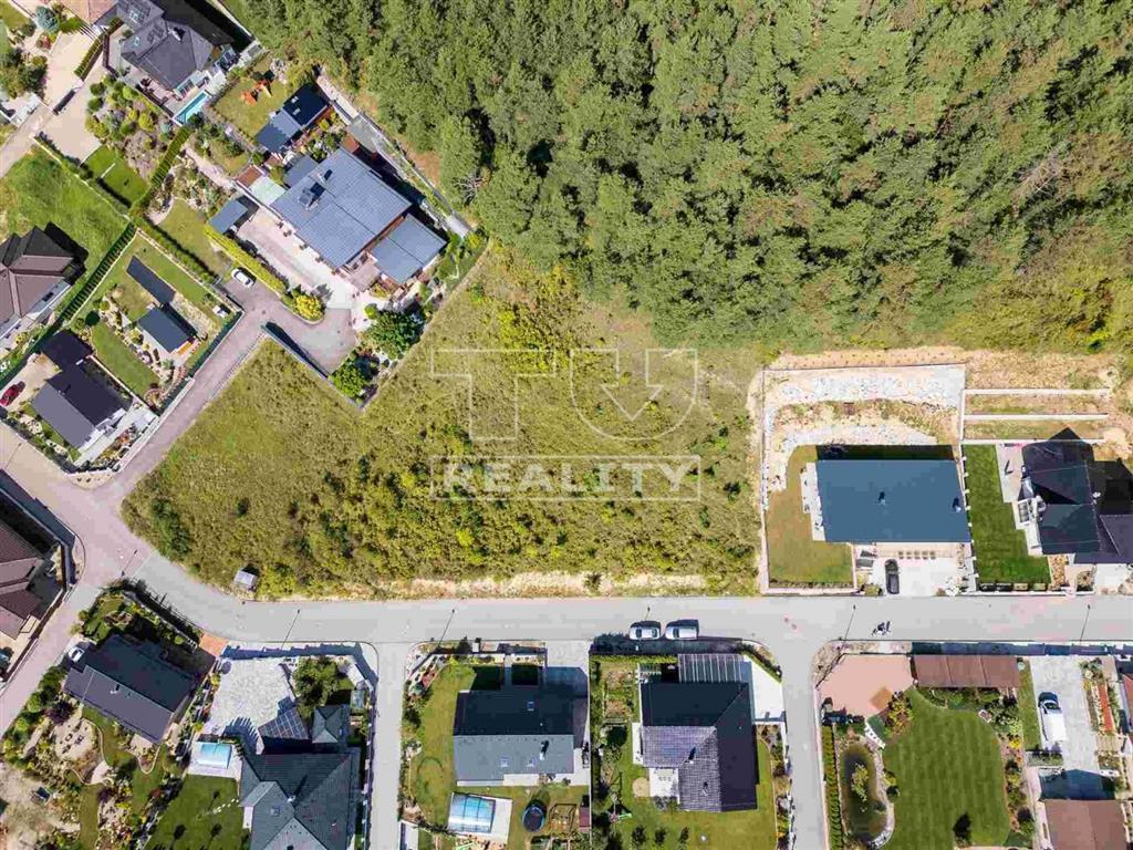 STAVEBNÝ pozemok na predaj v obci Pružina - 6