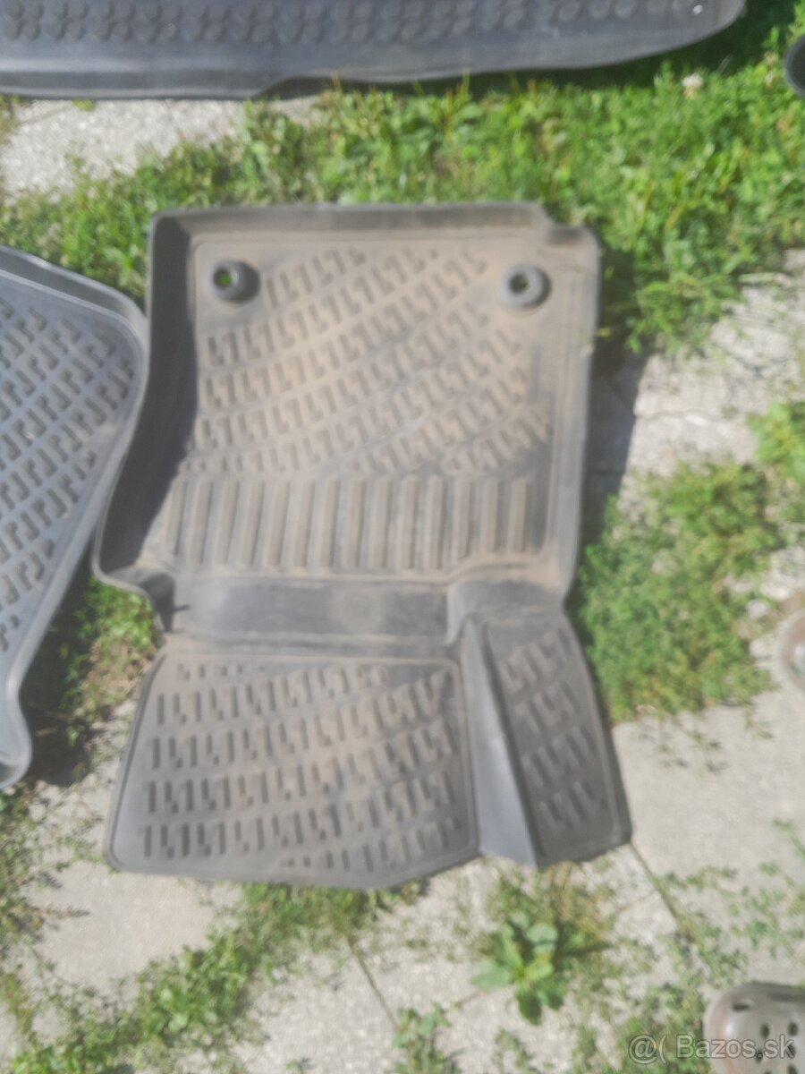 Gumové rohože a vaňa VOLKSWAGEN TOURAN - 6