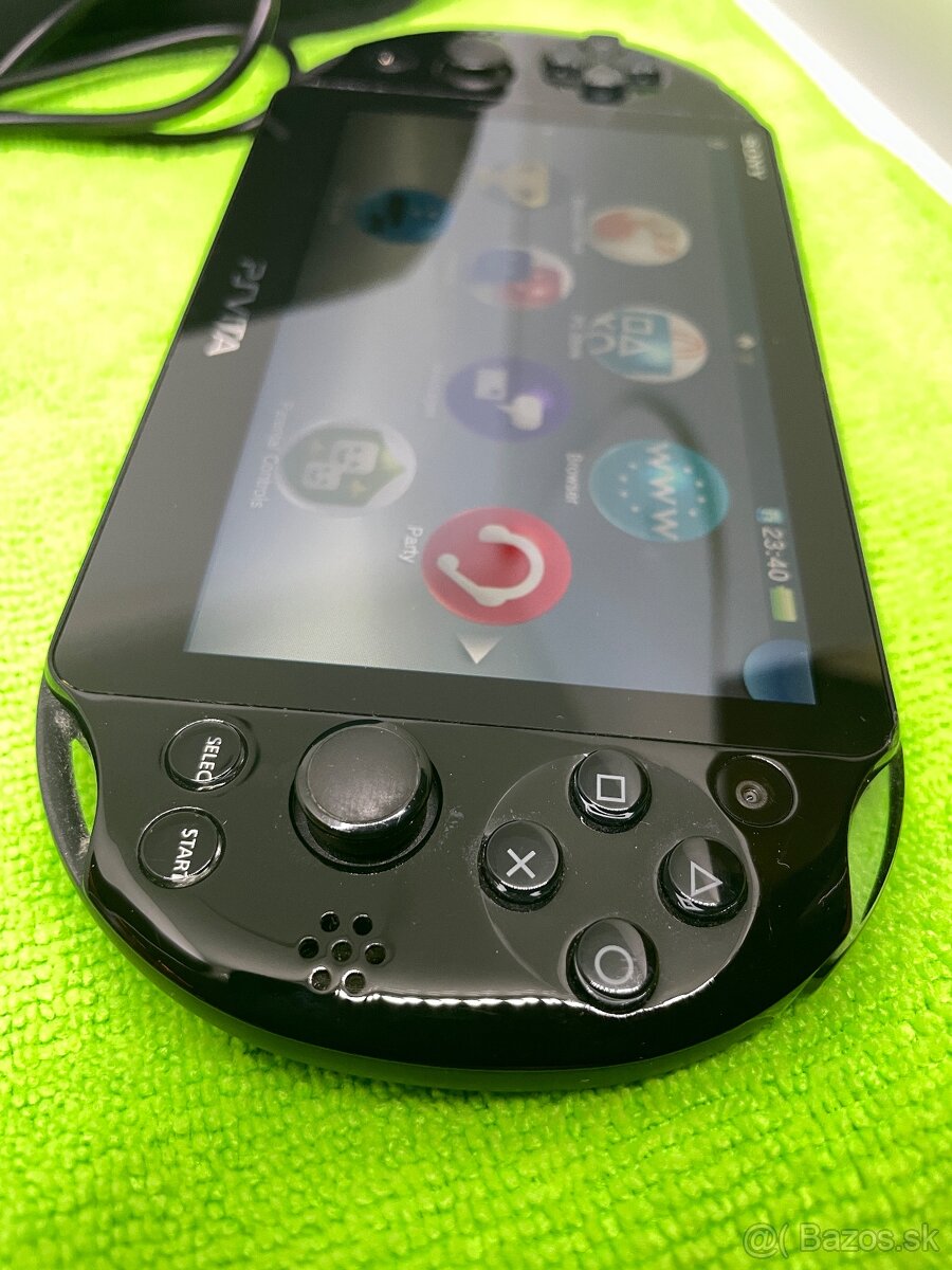 PS VITA PCH-2016 - LCD displej +8gb karta - 6