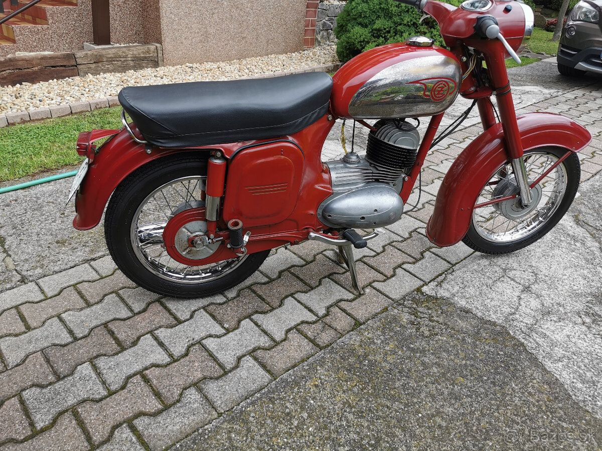 Predám ČZ 175 Deluxe 1968 - 6