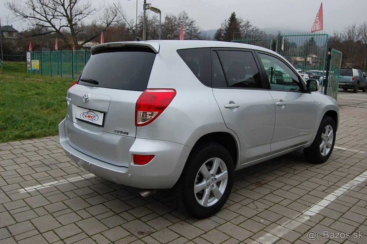 Toyota RAV4 2.0 benzín - 6