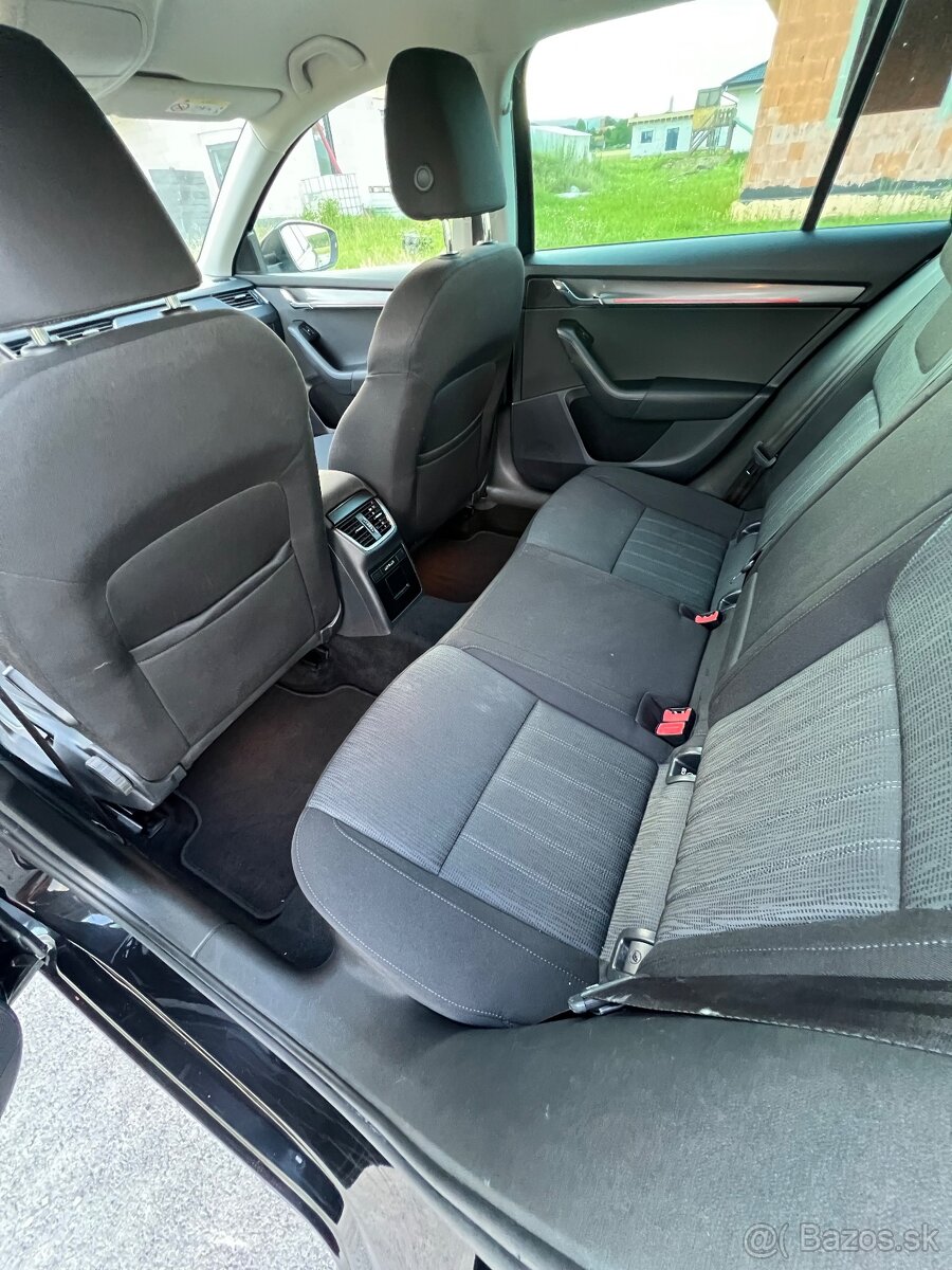 Škoda octavia combi 2.0tdi dsg STYLE - 6