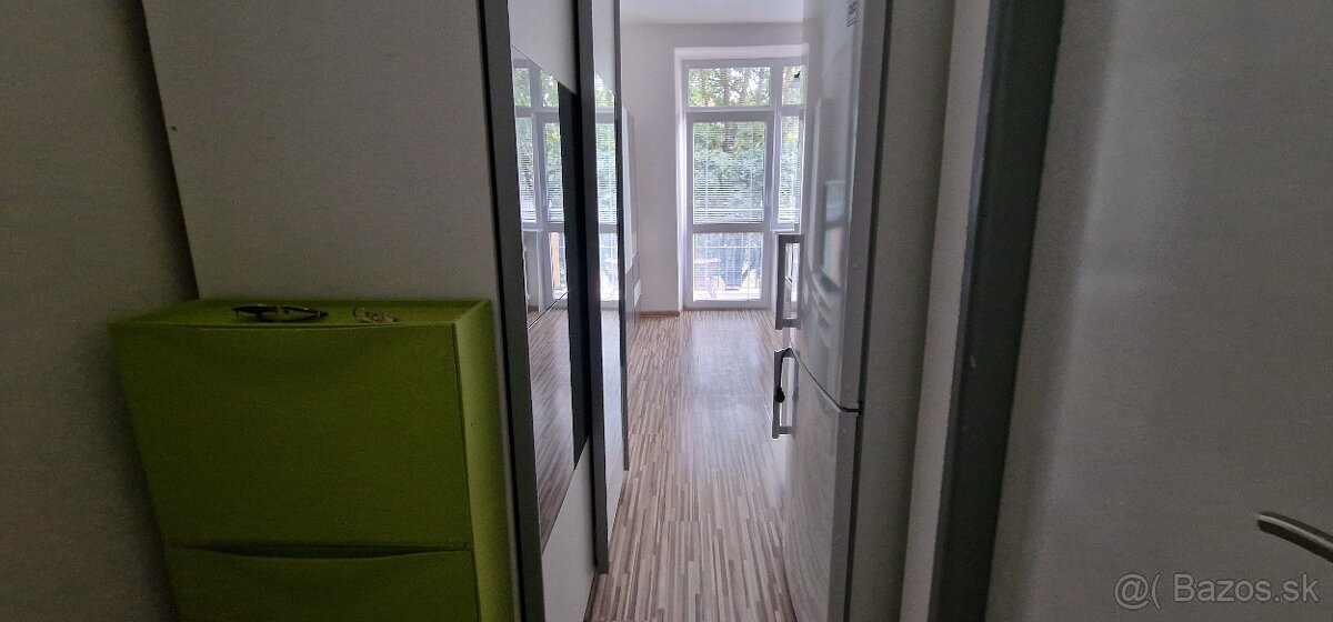 Na prenájom tehlová garsonka s balkónom, 29.augusta BB - 6