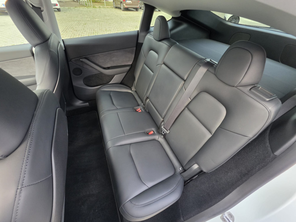 Tesla Model Y 2022 - 6